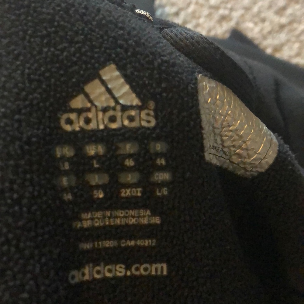 Adidas L - Picture 3 of 3